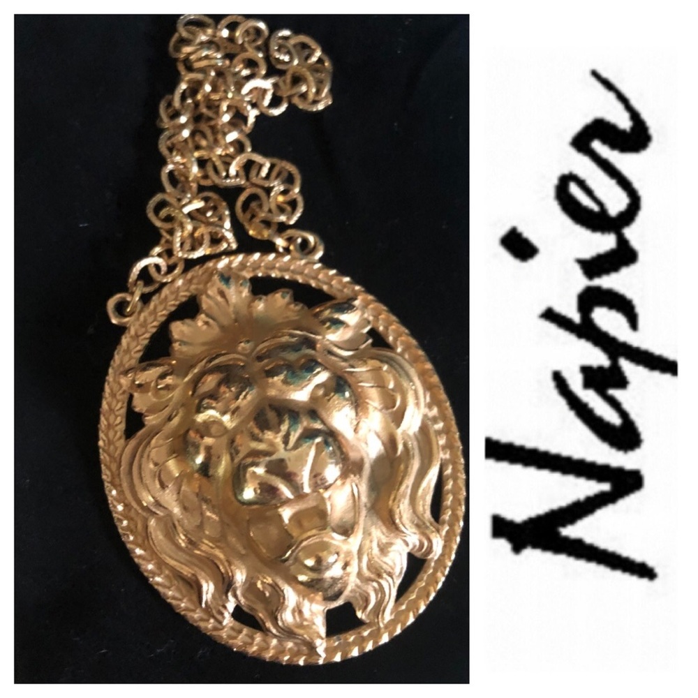 Vintage Repousse Lion Pendant Runway Necklace - Picture 12 of 12
